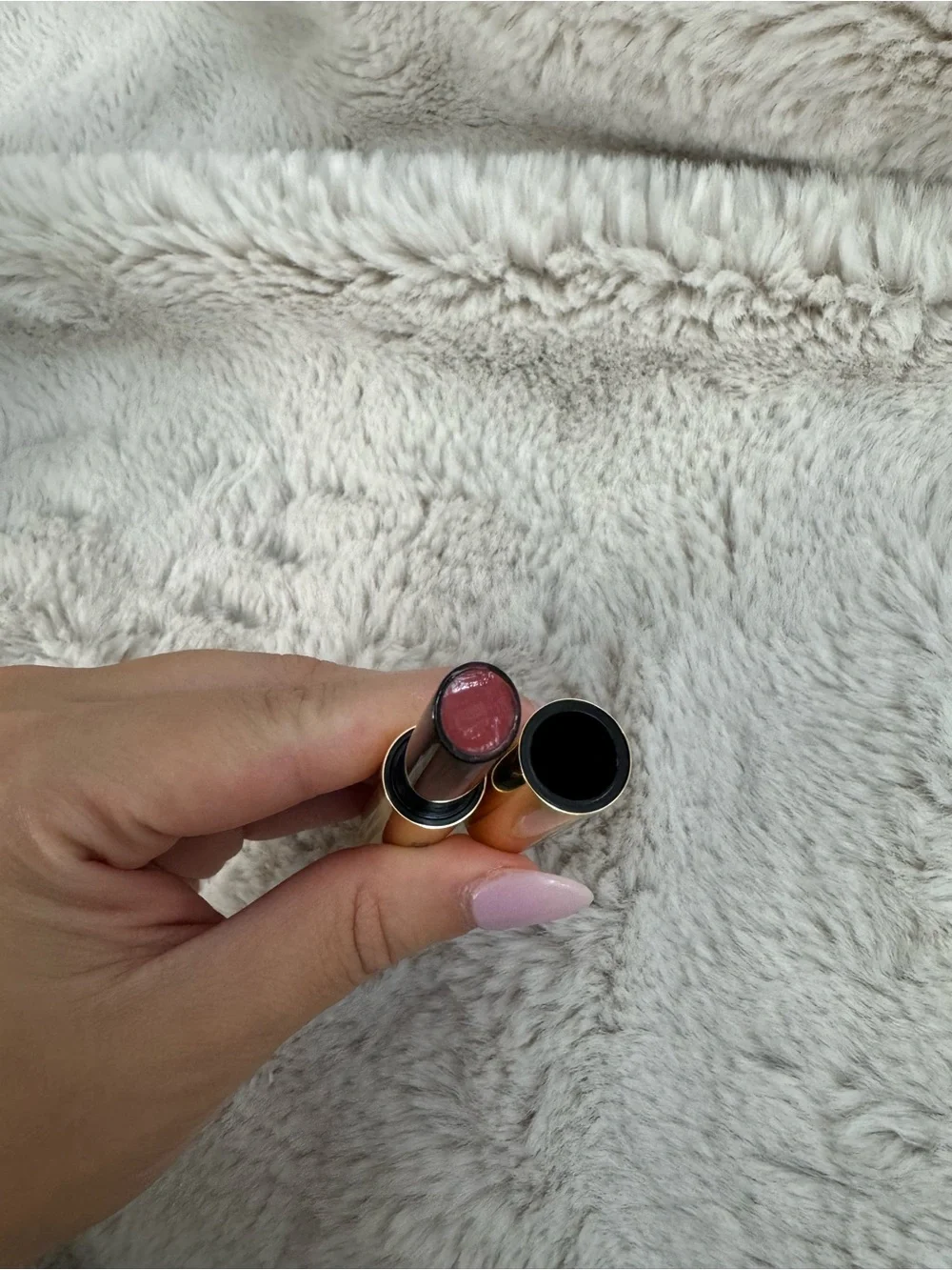 Hourglass hydrating plumping